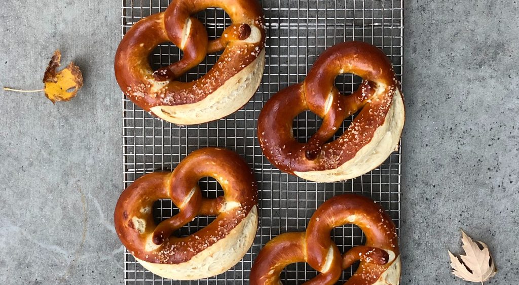 This Is The Secret To Amazing Homemade Pretzels - The Gourmet Insider